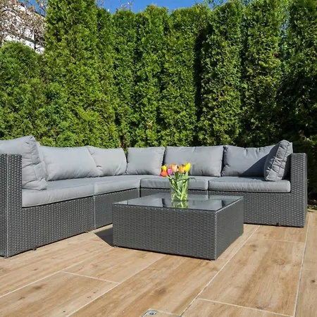 Family Wellhouse Garden Direct In Salzburg, Sunny Big Garden, Up To 16 Pax, Bikes For Free, Bbq, Sunbeds, Parking For Free, 15 Min Sound Of Music Villa Salzburg