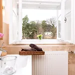 Вилла Family Wellhouse Garden Direct In Salzburg, Sunny Big Garden, Up To 16 Pax, Bikes For Free, Bbq, Sunbeds, Parking For Free, 15 Min Sound Of Music
