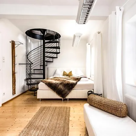 Villa Family Wellhouse Garden Direct In Salzburg, Sunny Big Garden, Up To 16 Pax, Bikes For Free, Bbq, Sunbeds, Parking For Free, 15 Min Sound Of Music