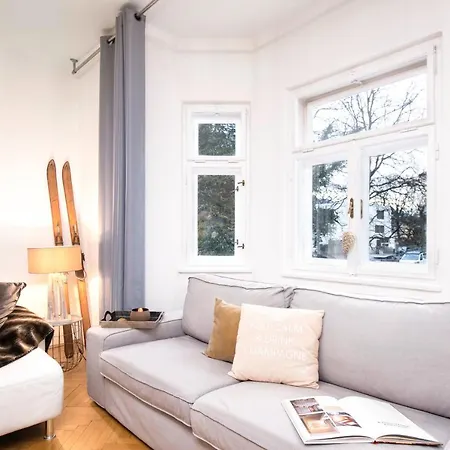 Vila Family Wellhouse Garden Direct In Salzburg, Sunny Big Garden, Up To 16 Pax, Bikes For Free, Bbq, Sunbeds, Parking For Free, 15 Min Sound Of Music Solnohrad