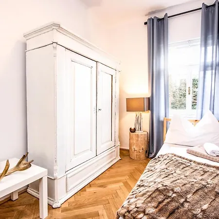 Family Wellhouse Garden Direct In Salzburg, Sunny Big Garden, Up To 16 Pax, Bikes For Free, Bbq, Sunbeds, Parking For Free, 15 Min Sound Of Music Vila