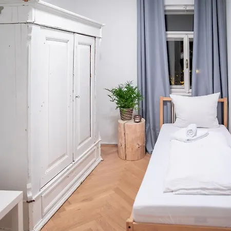 别墅 Family Wellhouse Garden Direct In Salzburg, Sunny Big Garden, Up To 16 Pax, Bikes For Free, Bbq, Sunbeds, Parking For Free, 15 Min Sound Of Music *