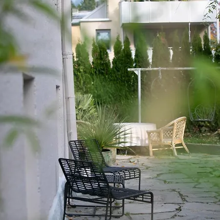 Family Wellhouse Garden Direct In Salzburg, Sunny Big Garden, Up To 16 Pax, Bikes For Free, Bbq, Sunbeds, Parking For Free, 15 Min Sound Of Music * Salzburg