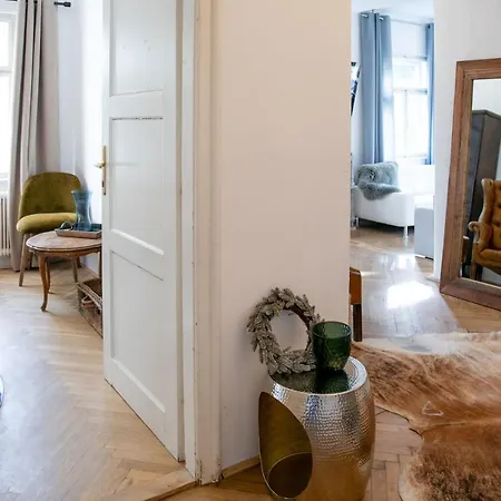 Family Wellhouse Garden Direct In Salzburg, Sunny Big Garden, Up To 16 Pax, Bikes For Free, Bbq, Sunbeds, Parking For Free, 15 Min Sound Of Music * Salzburg
