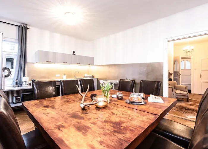 Villa Family Wellhouse Garden Direct In Salzburg, Sunny Big Garden, Up To 16 Pax, Bikes For Free, Bbq, Sunbeds, Parking For Free, 15 Min Sound Of Music