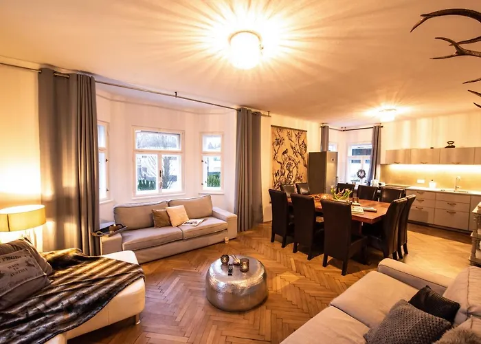 Family Wellhouse Garden Direct In Salzburg, Sunny Big Garden, Up To 16 Pax, Bikes For Free, Bbq, Sunbeds, Parking For Free, 15 Min Sound Of Music * Salzburg