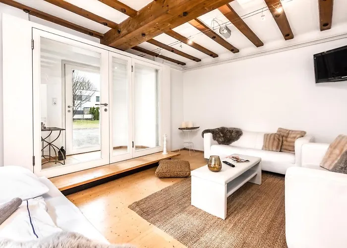 Family Wellhouse Garden Direct In Salzburg, Sunny Big Garden, Up To 16 Pax, Bikes For Free, Bbq, Sunbeds, Parking For Free, 15 Min Sound Of Music *