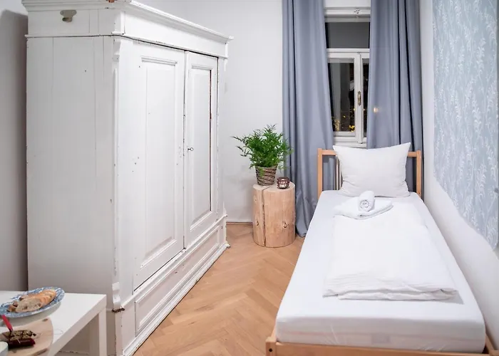 Villa Family Wellhouse Garden Direct In Salzburg, Sunny Big Garden, Up To 16 Pax, Bikes For Free, Bbq, Sunbeds, Parking For Free, 15 Min Sound Of Music *