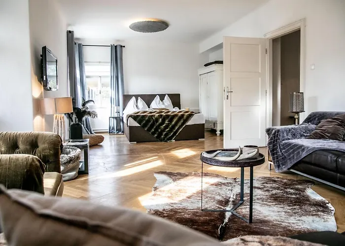 Family Wellhouse Garden Direct In Salzburg, Sunny Big Garden, Up To 16 Pax, Bikes For Free, Bbq, Sunbeds, Parking For Free, 15 Min Sound Of Music Salzburg