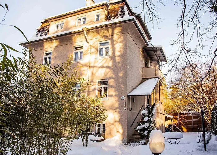Family Wellhouse Garden Direct In Salzburg, Sunny Big Garden, Up To 16 Pax, Bikes For Free, Bbq, Sunbeds, Parking For Free, 15 Min Sound Of Music Villa