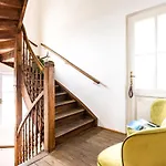 Family Wellhouse Garden Direct In Salzburg, Sunny Big Garden, Up To 16 Pax, Bikes For Free, Bbq, Sunbeds, Parking For Free, 15 Min Sound Of Music