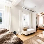 Family Wellhouse Garden Direct In Salzburg, Sunny Big Garden, Up To 16 Pax, Bikes For Free, Bbq, Sunbeds, Parking For Free, 15 Min Sound Of Music
