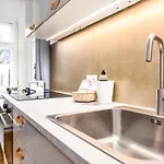 Family Wellhouse Garden Direct In Salzburg, Sunny Big Garden, Up To 16 Pax, Bikes For Free, Bbq, Sunbeds, Parking For Free, 15 Min Sound Of Music *