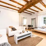 Family Wellhouse Garden Direct In Salzburg, Sunny Big Garden, Up To 16 Pax, Bikes For Free, Bbq, Sunbeds, Parking For Free, 15 Min Sound Of Music Villa