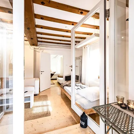 Family Wellhouse Garden Direct In Salzburg, Sunny Big Garden, Up To 16 Pax, Bikes For Free, Bbq, Sunbeds, Parking For Free, 15 Min Sound Of Music *