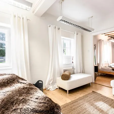 Family Wellhouse Garden Direct In Salzburg, Sunny Big Garden, Up To 16 Pax, Bikes For Free, Bbq, Sunbeds, Parking For Free, 15 Min Sound Of Music