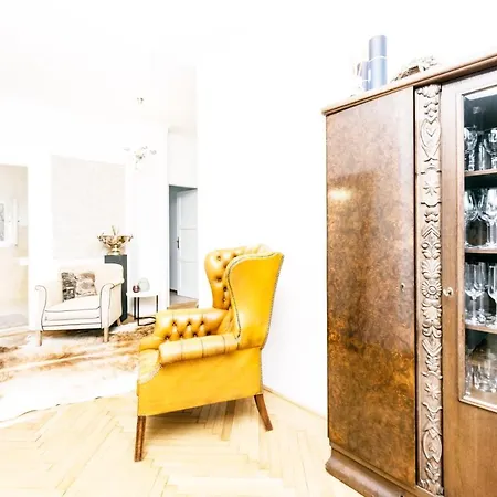 Family Wellhouse Garden Direct In Salzburg, Sunny Big Garden, Up To 16 Pax, Bikes For Free, Bbq, Sunbeds, Parking For Free, 15 Min Sound Of Music * זלצבורג