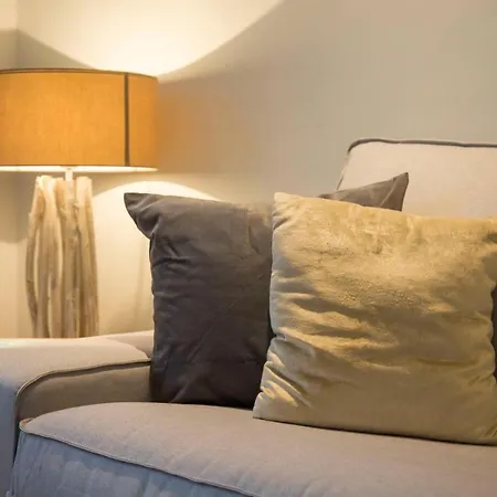 Family Wellhouse Garden Direct In Salzburg, Sunny Big Garden, Up To 16 Pax, Bikes For Free, Bbq, Sunbeds, Parking For Free, 15 Min Sound Of Music * Salzburg