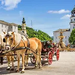 Family Wellhouse Garden Direct In Salzburg, Sunny Big Garden, Up To 16 Pax, Bikes For Free, Bbq, Sunbeds, Parking For Free, 15 Min Sound Of Music 萨尔茨堡