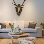 Family Wellhouse Garden Direct In Salzburg, Sunny Big Garden, Up To 16 Pax, Bikes For Free, Bbq, Sunbeds, Parking For Free, 15 Min Sound Of Music * 萨尔茨堡
