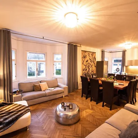 Family Wellhouse Garden Direct In Salzburg, Sunny Big Garden, Up To 16 Pax, Bikes For Free, Bbq, Sunbeds, Parking For Free, 15 Min Sound Of Music * Salzburg