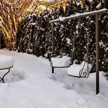 Family Wellhouse Garden Direct In Salzburg, Sunny Big Garden, Up To 16 Pax, Bikes For Free, Bbq, Sunbeds, Parking For Free, 15 Min Sound Of Music * Salzburg