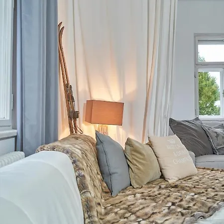 Family Wellhouse Garden Direct In Salzburg, Sunny Big Garden, Up To 16 Pax, Bikes For Free, Bbq, Sunbeds, Parking For Free, 15 Min Sound Of Music Villa