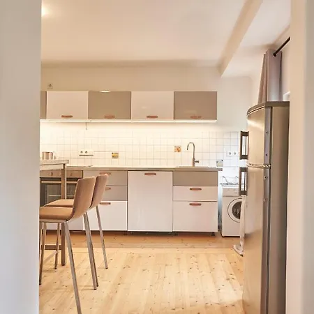 Вилла Family Wellhouse Garden Direct In Salzburg, Sunny Big Garden, Up To 16 Pax, Bikes For Free, Bbq, Sunbeds, Parking For Free, 15 Min Sound Of Music